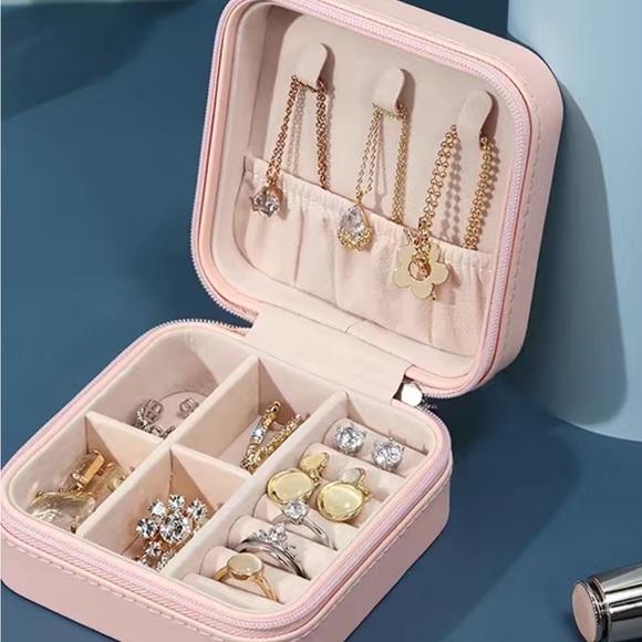 Pink- Pocket jewelry case, PU leather Perfect for travel organizer 3.93 x 3.93 - Picture 11 of 11